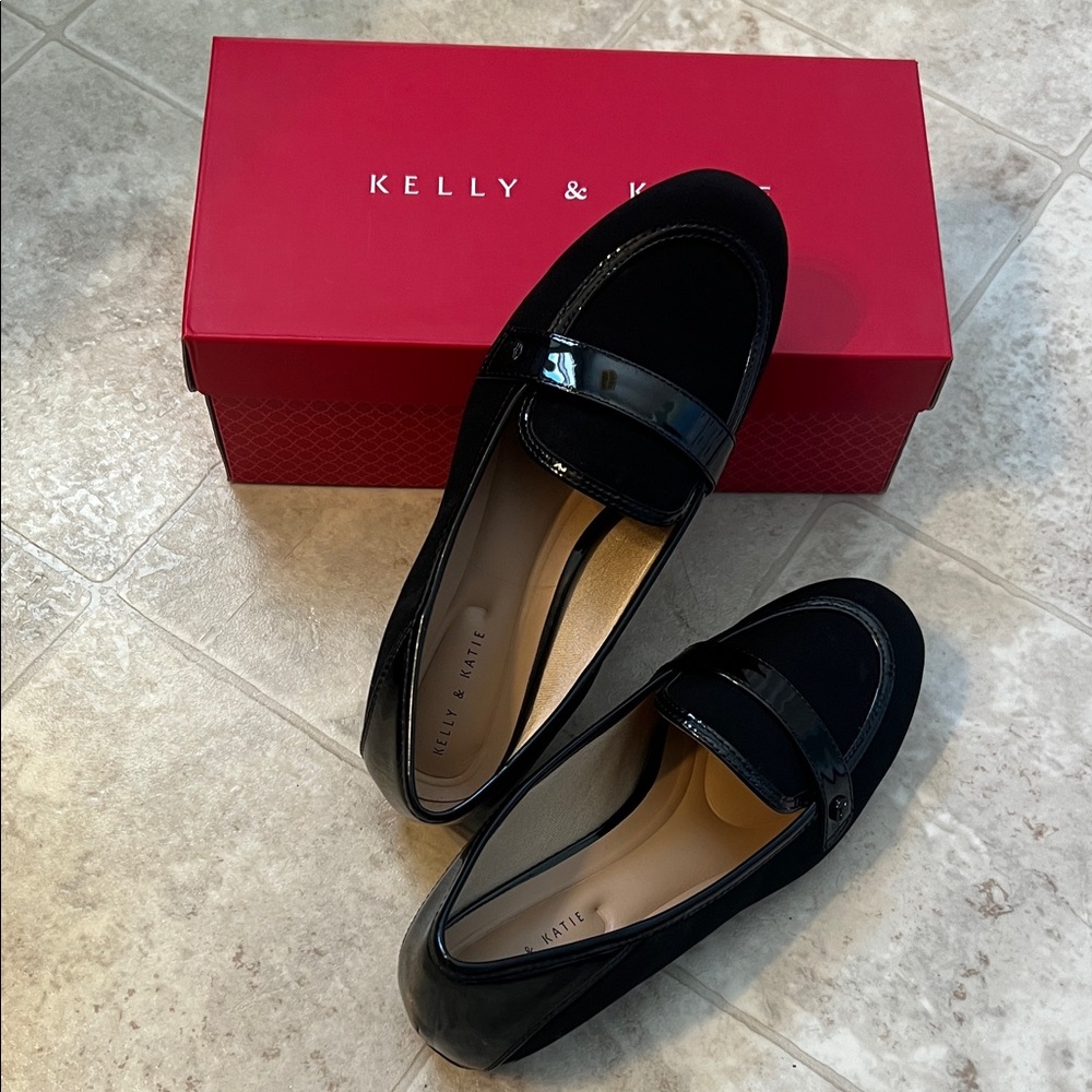 Kelly & Katie Glossy Black Flats